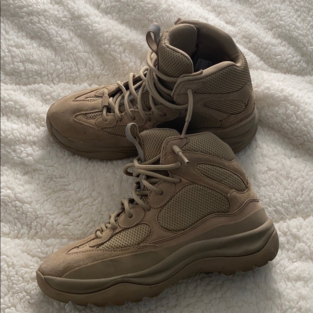 Yeezy boots Season 7